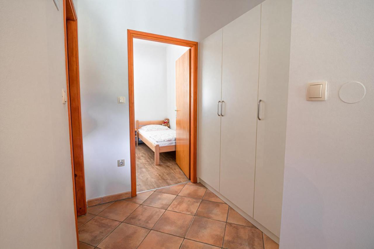 Apartments Sandra Kornić Eksteriør bilde