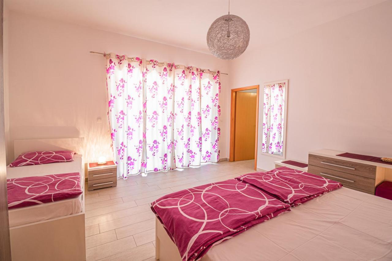Apartments Sandra Kornić Eksteriør bilde