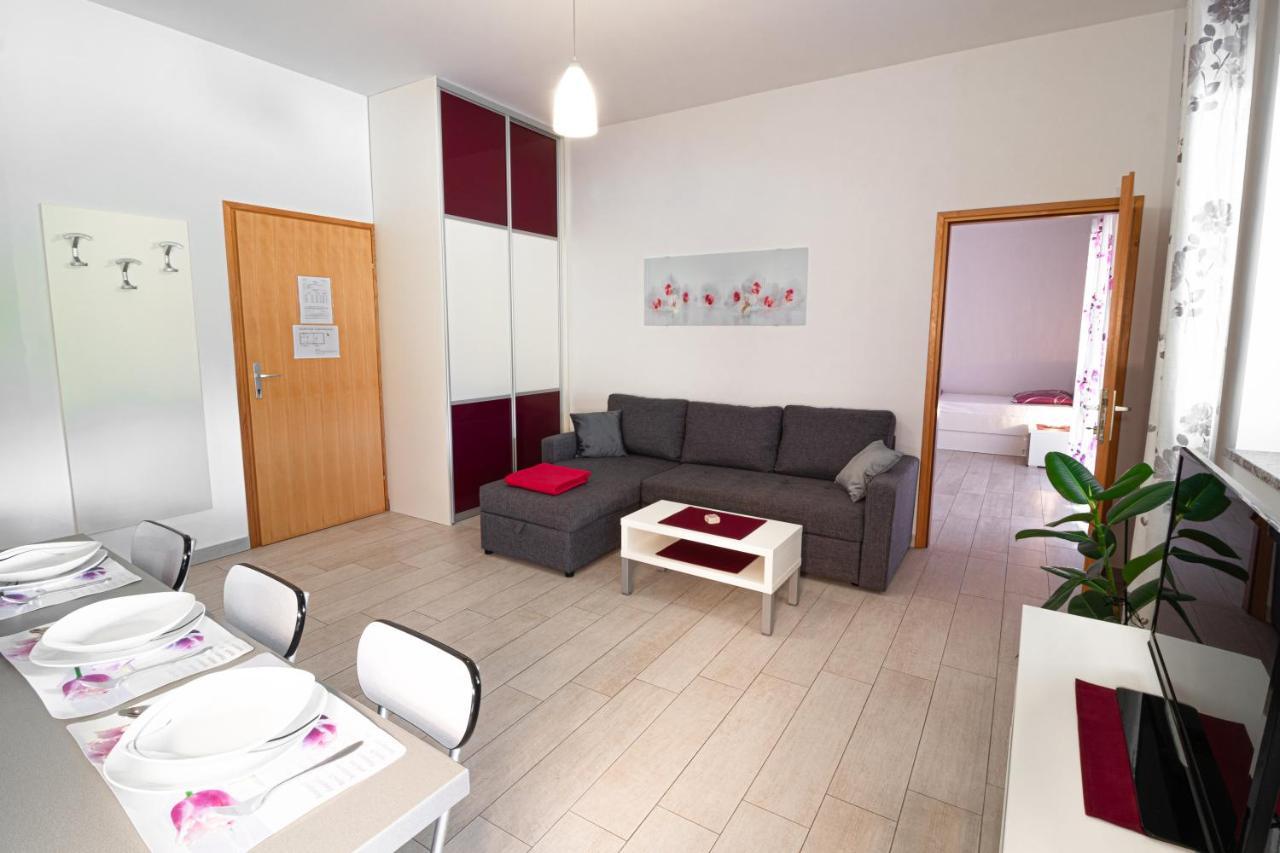 Apartments Sandra Kornić Eksteriør bilde