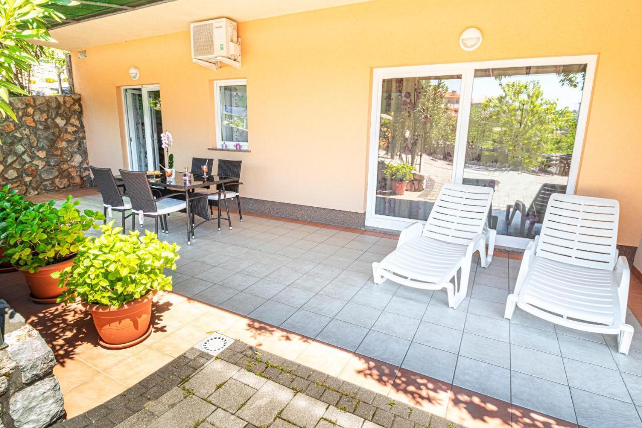 Apartments Sandra Kornić Eksteriør bilde