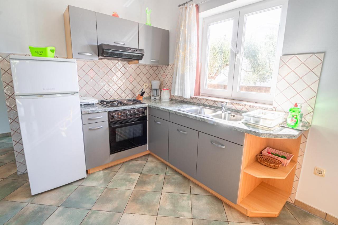 Apartments Sandra Kornić Eksteriør bilde