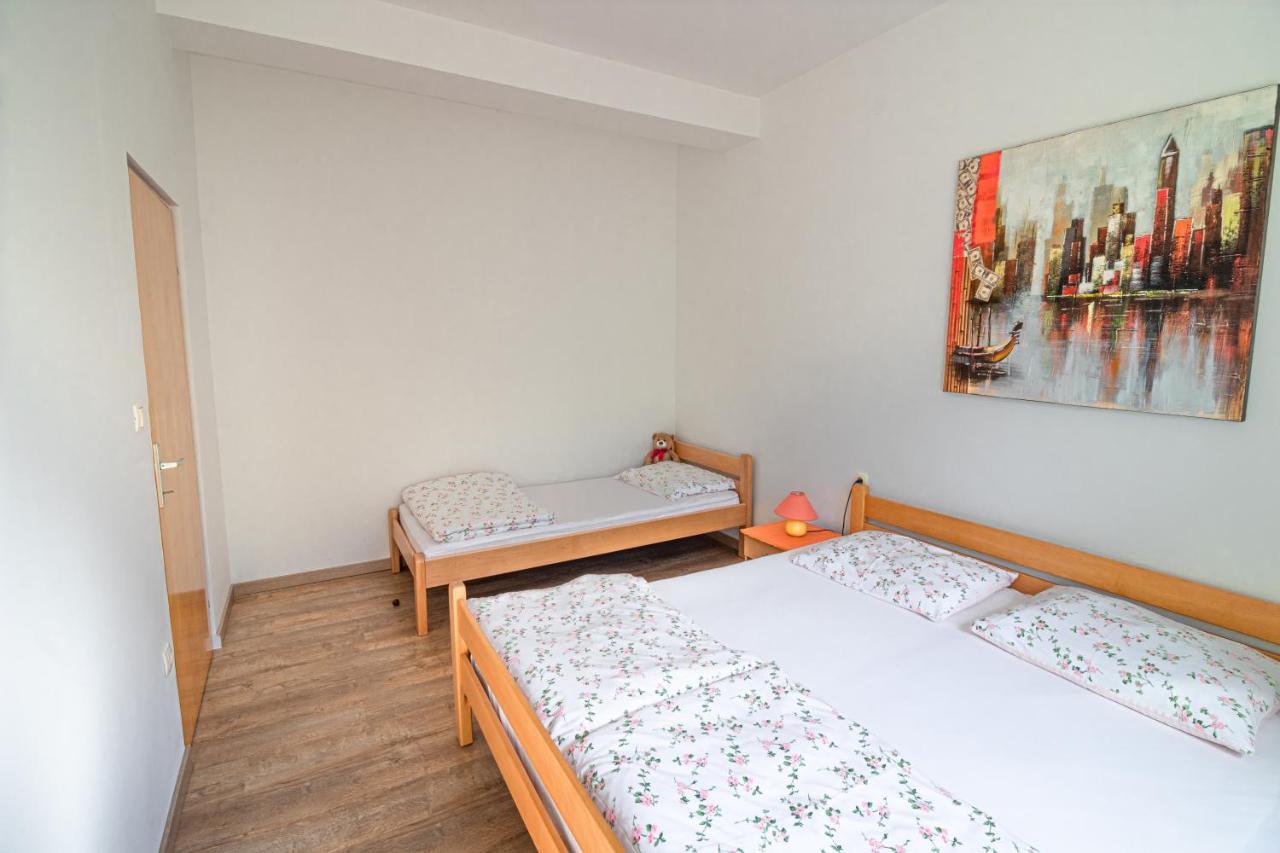 Apartments Sandra Kornić Eksteriør bilde