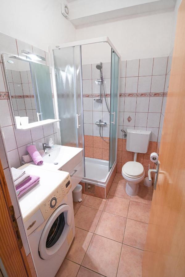 Apartments Sandra Kornić Eksteriør bilde